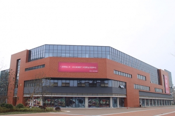 �������Ĥ����